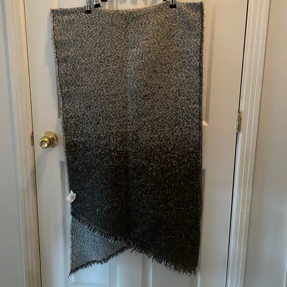 American Eagle  Gray Scarf 22” x 75”